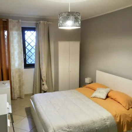 Feluchia Tra Il Mare E Il Vulcano Bed & Breakfast