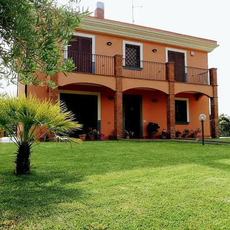 Bed & Breakfast Feluchia Tra Il Mare E Il Vulcano 2*