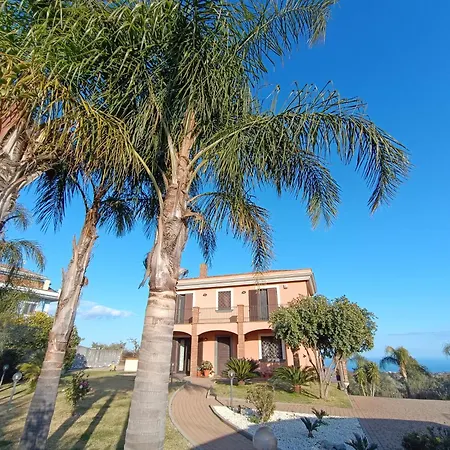 Feluchia Tra Il Mare E Il Vulcano Ачиреале