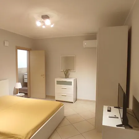 Frühstückspension Feluchia Tra Il Mare E Il Vulcano