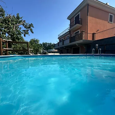Feluchia Tra Il Mare E Il Vulcano Bed & Breakfast 2*