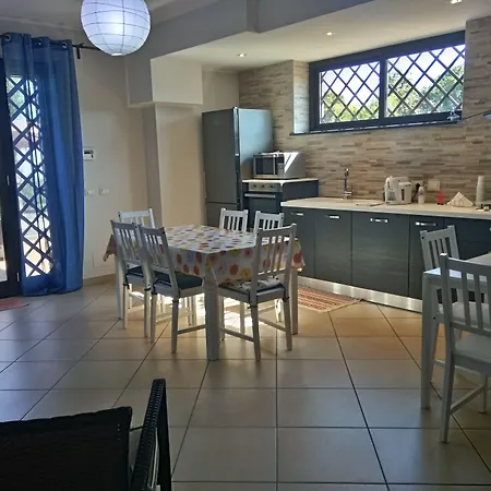 Feluchia Tra Il Mare E Il Vulcano לינה וארוחת בוקר