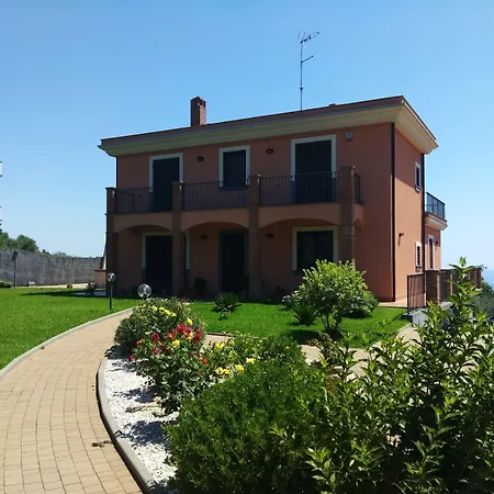 Feluchia Tra Il Mare E Il Vulcano 4* אסראלה