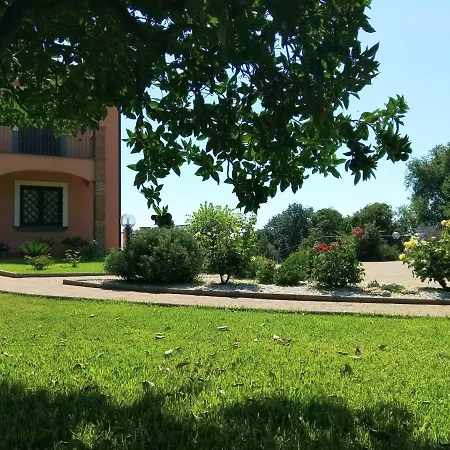 Feluchia Tra Il Mare E Il Vulcano Bed & Breakfast 2*