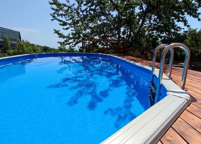 Feluchia Tra Il Mare E Il Vulcano