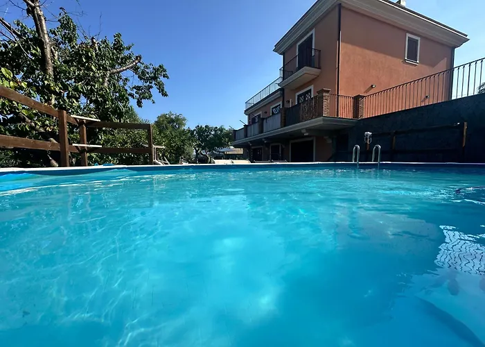 Feluchia Tra Il Mare E Il Vulcano לינה וארוחת בוקר 4*