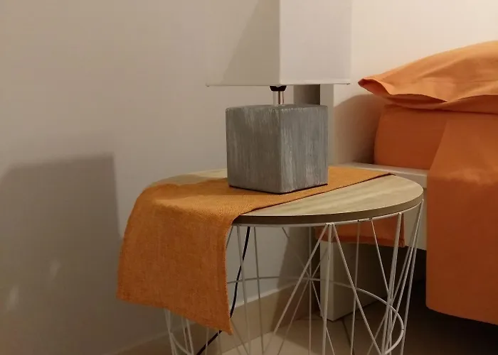 Feluchia Tra Il Mare E Il Vulcano