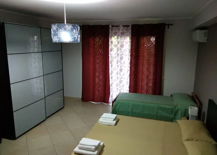 Feluchia Tra Il Mare E Il Vulcano לינה וארוחת בוקר