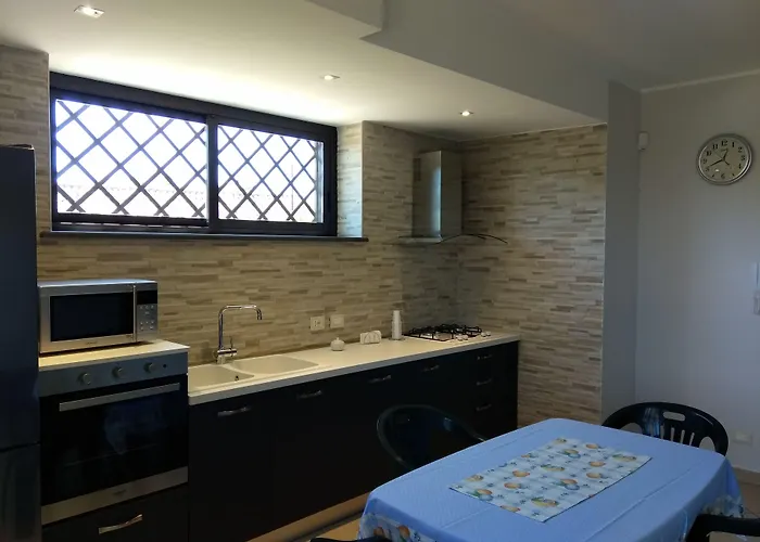 Feluchia Tra Il Mare E Il Vulcano לינה וארוחת בוקר אסראלה