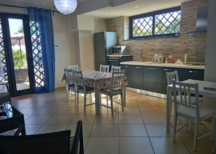 Feluchia Tra Il Mare E Il Vulcano לינה וארוחת בוקר