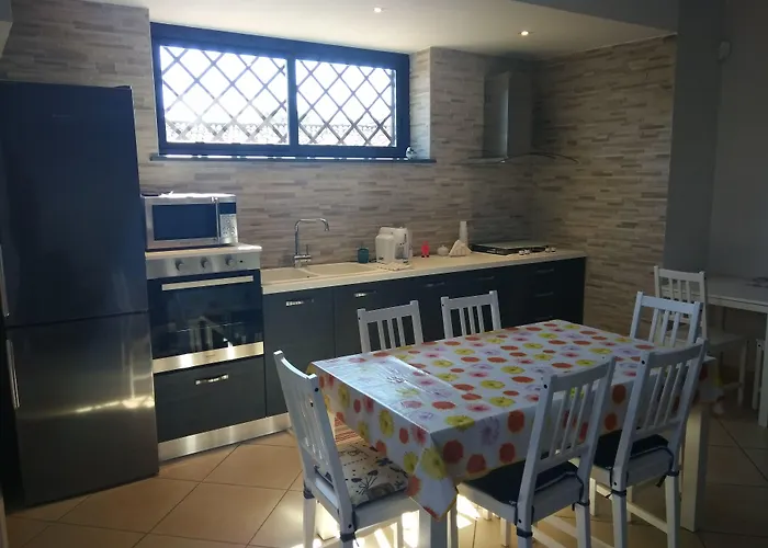 Feluchia Tra Il Mare E Il Vulcano אסראלה