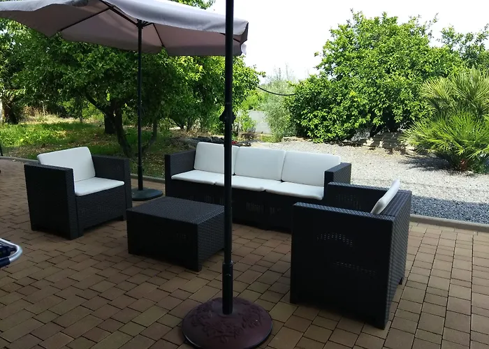 Feluchia Tra Il Mare E Il Vulcano אסראלה