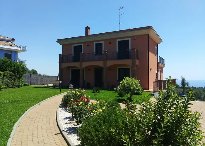 Feluchia Tra Il Mare E Il Vulcano 4* אסראלה