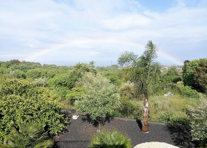 לינה וארוחת בוקר Feluchia Tra Il Mare E Il Vulcano 4*