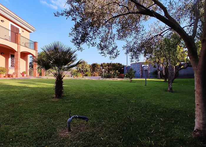 לינה וארוחת בוקר Feluchia Tra Il Mare E Il Vulcano אסראלה