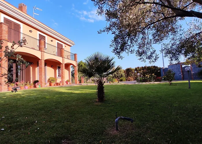 Feluchia Tra Il Mare E Il Vulcano לינה וארוחת בוקר אסראלה