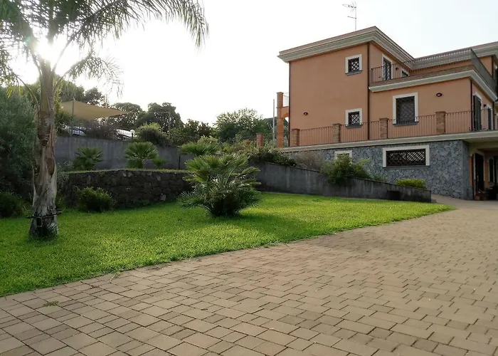 Feluchia Tra Il Mare E Il Vulcano אסראלה