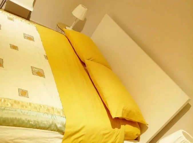 Feluchia Tra Il Mare E Il Vulcano לינה וארוחת בוקר 4*