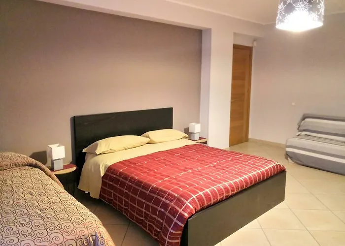 Feluchia Tra Il Mare E Il Vulcano לינה וארוחת בוקר אסראלה