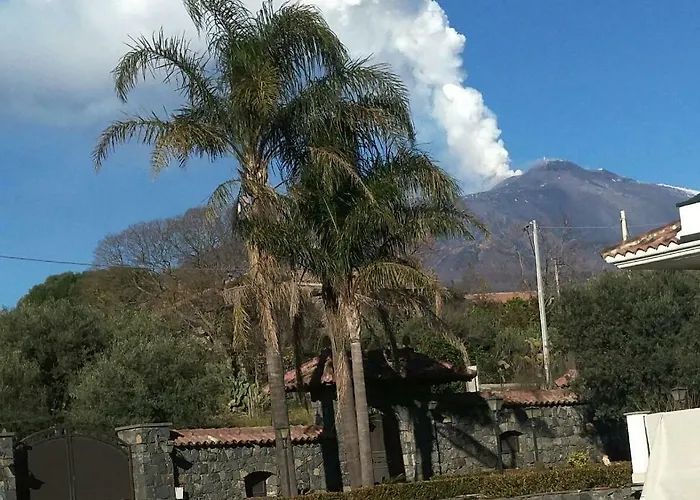 לינה וארוחת בוקר Feluchia Tra Il Mare E Il Vulcano 4*